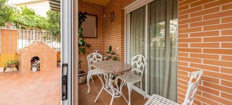 Adding Porch Enclosures To Your Home in Gloucester, Ontario